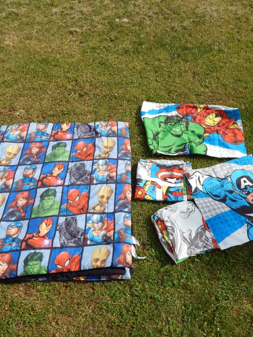 Marvel Avengers & Spiderman Full/Double Size Comforter & Sheet Set NICE*********